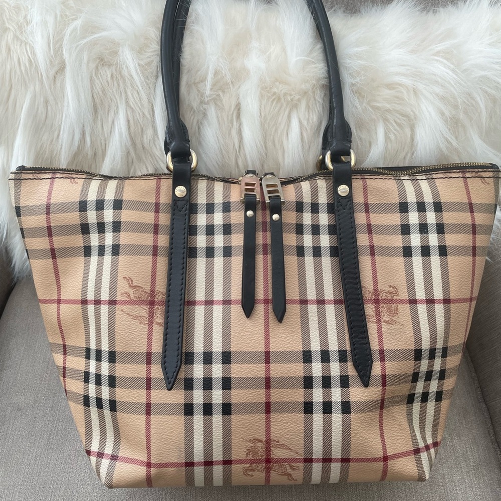 🎉REDUCED AND FINAL🎉Authentic Burberry Salisbury Haymarket - small tote